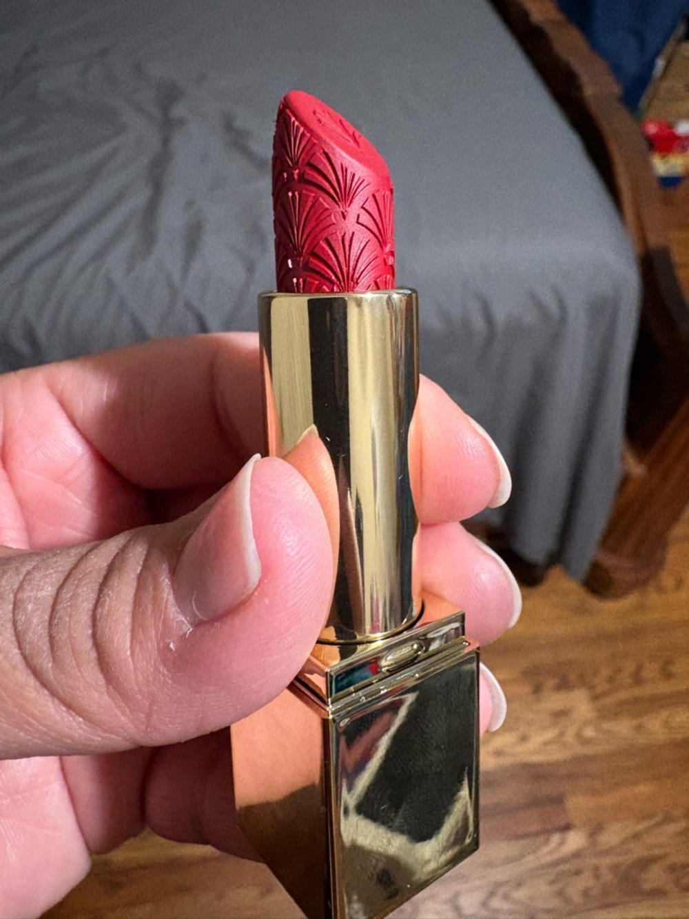 Estee Lauder Sculpted Red Lipstick - Embossed Detail